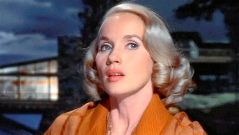 Eve Marie dans la mort aux trousses